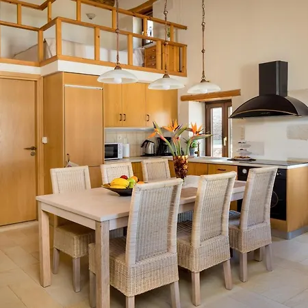 Olga's Filoxenia - Aladanos-private Pool And Heated Jacuzzi Villa Makhairoi