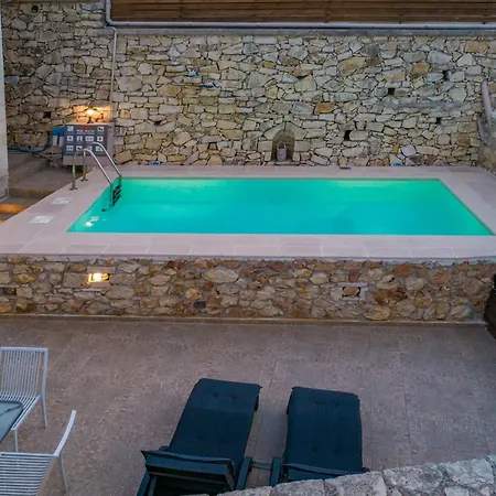 Olga's Filoxenia - Aladanos-private Pool And Heated Jacuzzi Villa