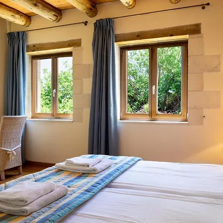 Olga's Filoxenia - Aladanos-private Pool And Heated Jacuzzi Villa Makhairoí